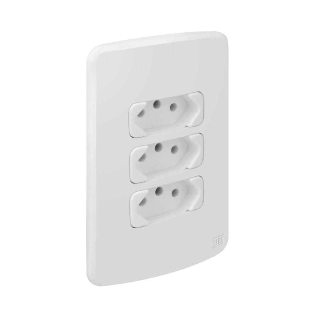 Tomada Tripla 10A Compose WEG Placa Espelho com  3 Tomadas 10A Branco Tomada 10A 2P + T 10A Tripla