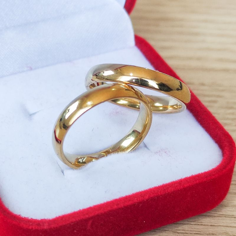 Par de Alianças de Casamento Tradicional Ouro 18k 4mm Banhada 10 milésimos Noivado Original.