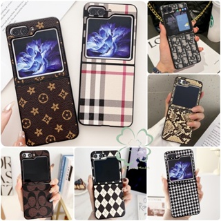 Slim Retro Impresso Couro Caso De Telefone Capa Samsung Galaxy Z Flip 7 6 5 Do Plutônio Embalagem Duro Pc Escudo em Oferta na Shopee