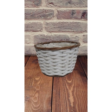 **Cachepô de Vime Branco com Reforço "G" - Adicione Charme e Elegância à Sua Decoração**