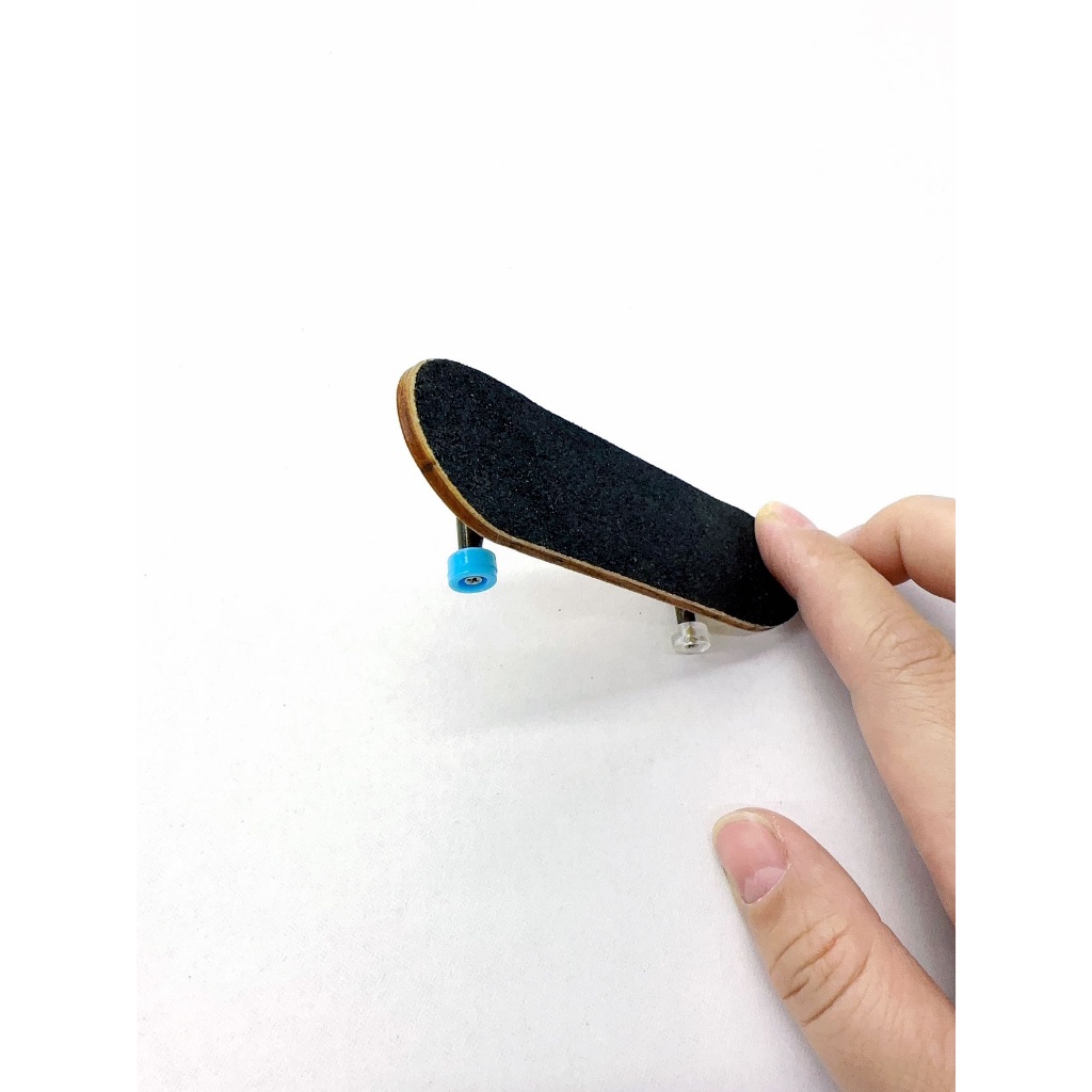 KIT 2 Skate Dedo Profissional Fingerboard de madeira conjunto completo 5 camada bordo deck em Oferta na Shopee