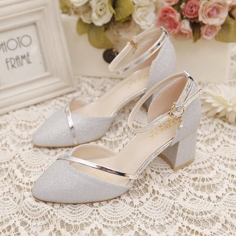 Sandálias femininas dedo do pé apontado raiz quadrada salto grosso sapatos femininos fivela plana sandálias de moda