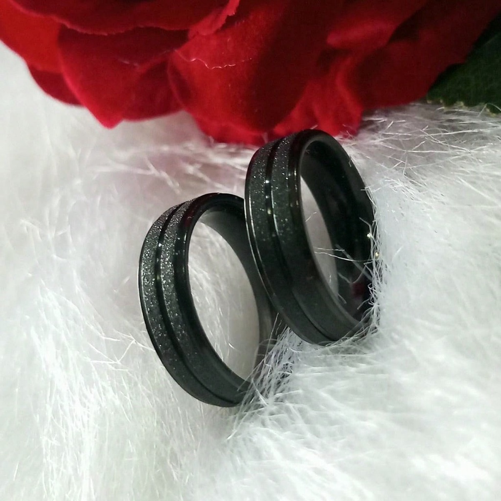 Par De Aliança 6mm Preta Com Friso Novidade Namoro Compromisso