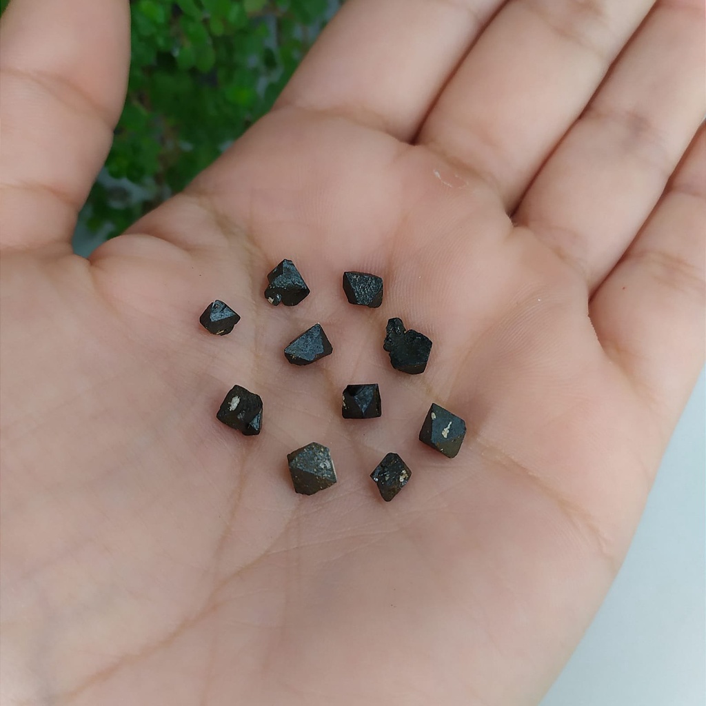 KIT 10 MINI MAGNETITA - ATRAIR ENERGIAS POSITIVAS / PEDRA NATURAL / CRISTAL
