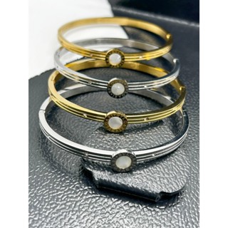 Pulseira feminina de aço inoxidável com algarismos romanos