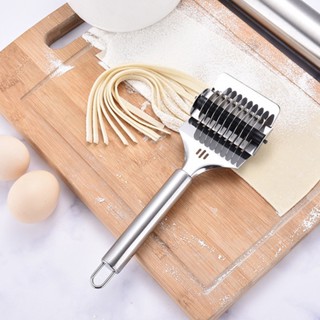 Cortador Fatiador Manual  De Massa Macarrão e Temperos Manual Aço Inoxidável Cozinha Profissional Prática Carretilha