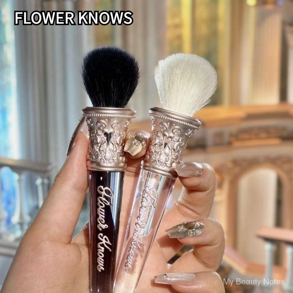 In stock Flower Knows Little Angel Blush Brush Fluffy Soft and Portable Makeup Brush 47S3