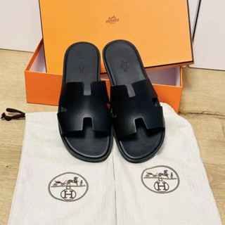 Estação europeia Hermès2023 nova moda de verão, chinelos masculinos saem para baixo