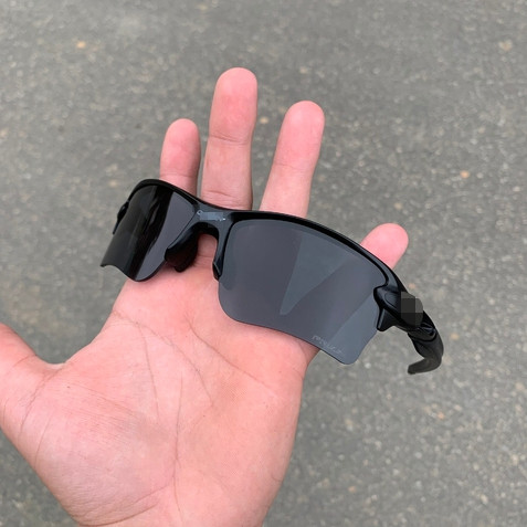 Óculos de Sol Preto Proteção Uv400 em Oferta na Shopee