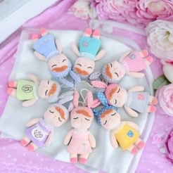 Mini Pingente Angela Metoo Doll Brinquedos de pelúcia Baby Birthday Keychain Kawaii Gift