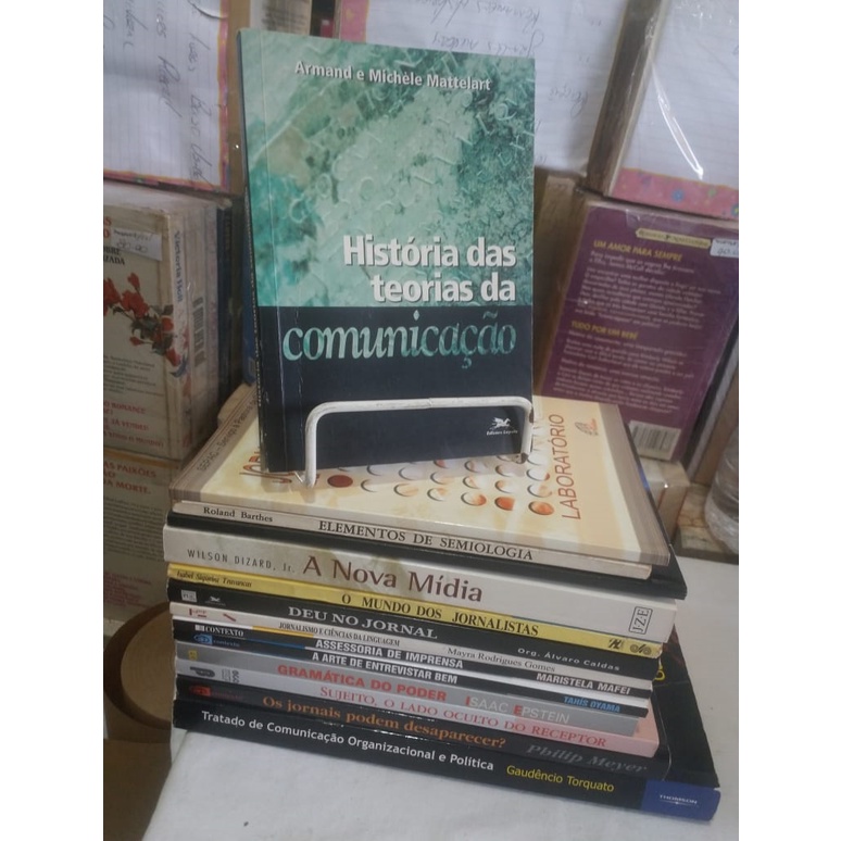 LOTE - LINGUISTICA/ COMUNICAÇÃO - COM 14 LIVROS USADOS autor ARMAND E MICHELE MATTELART