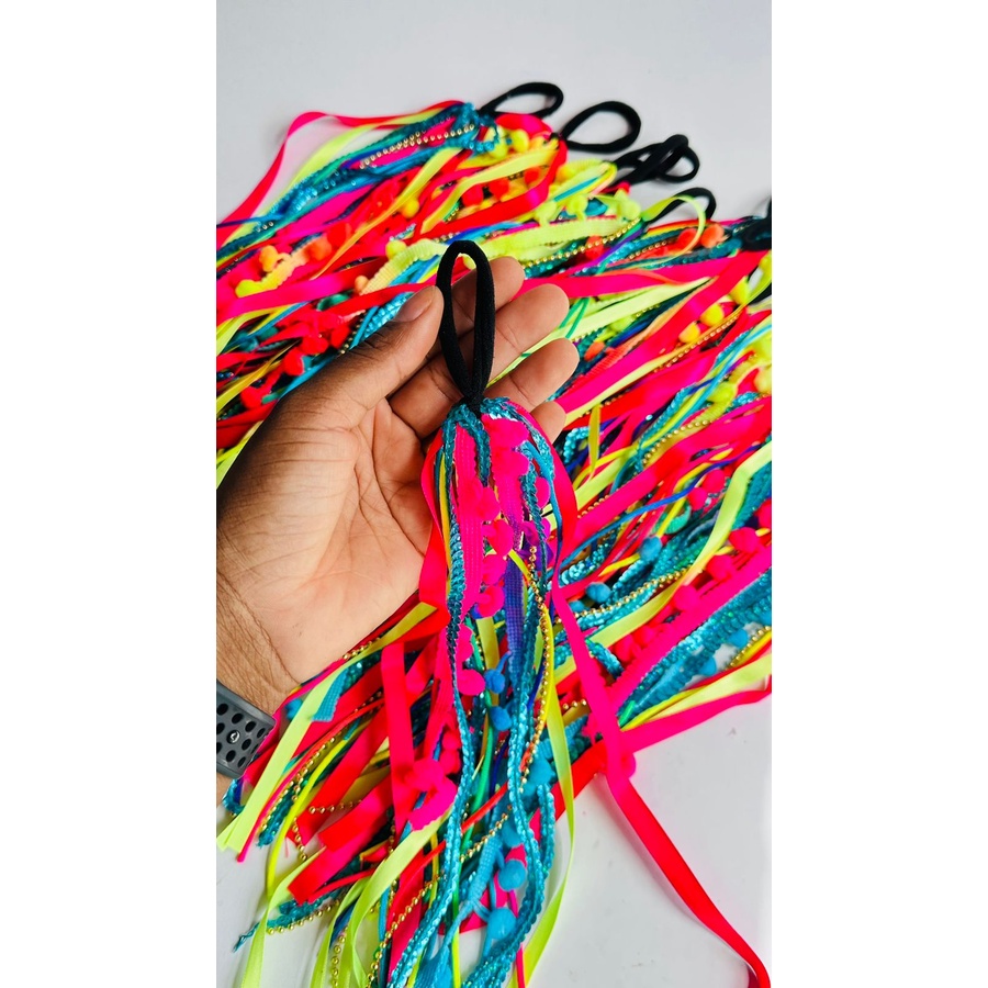 Prendedor Xuxinha de Cabelo Carnaval com Fitas Coloridas - Carnaval Fantasia em Oferta na Shopee
