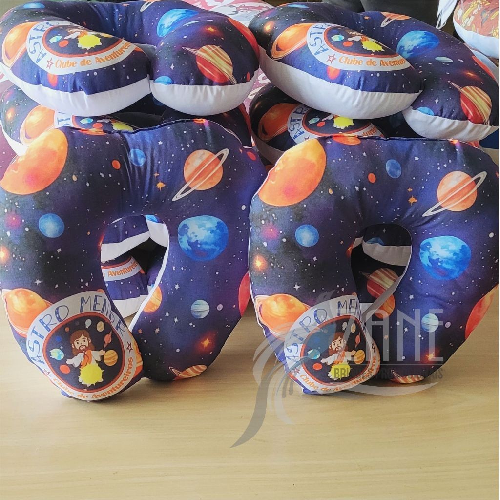 10 Almofadas de Pescoço Pequena Planetas Viagem Personalizada Festas Lembrancinhas Batizados Aniversário Todos os Temas.