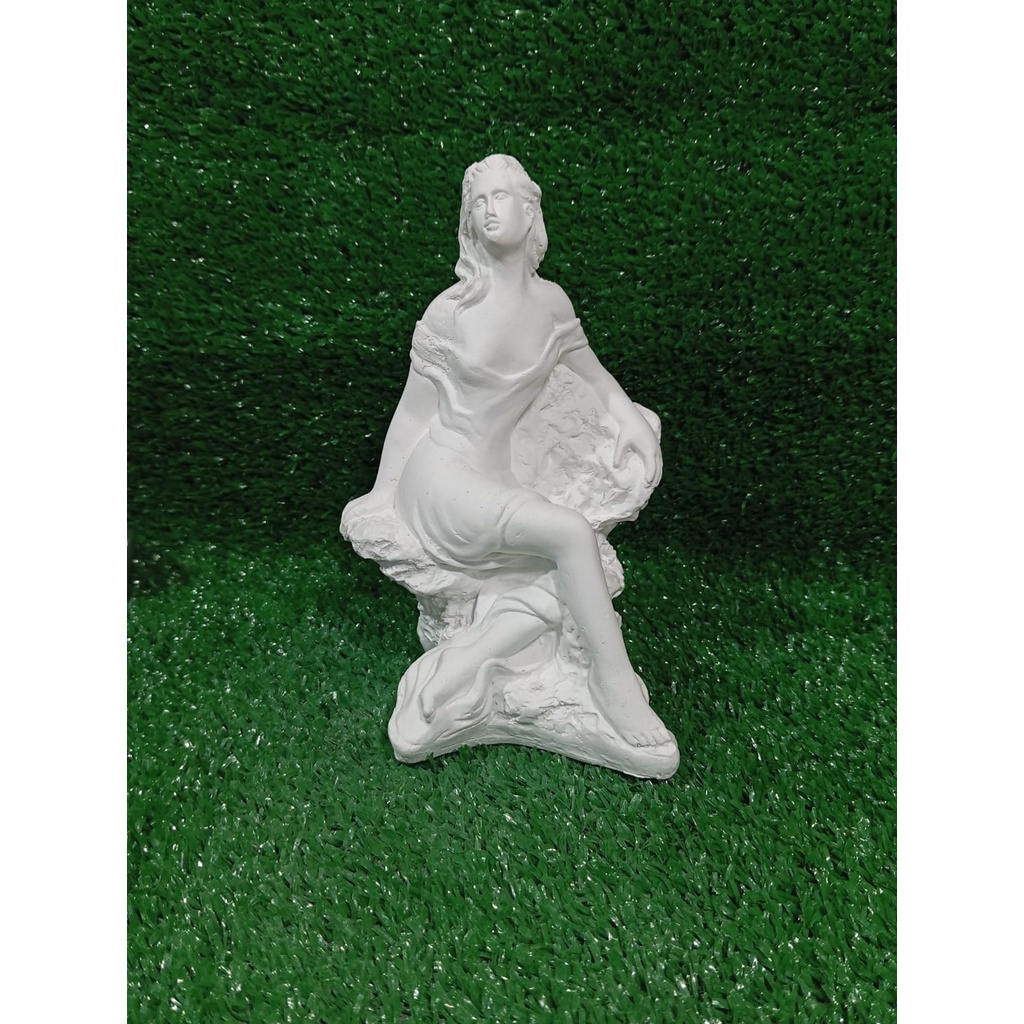 ESTATUA IMAGEM MENINA DA PRAIA 17CM EM GESSO CRU