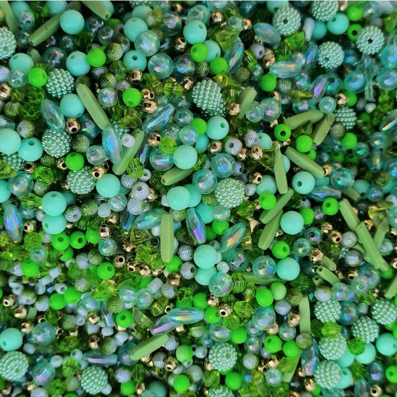 Blend Mix Pérolas Bolinhas Miçangas VERDE Tamanhos e formas VARIADOS 420 peças