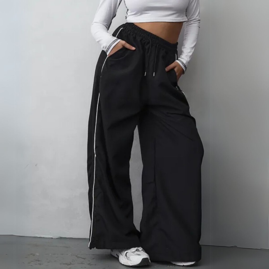 Calça FeminaTrack com uma Listra do Lado Detalhe Branco com Bolsos Trackpants Tracked Street Style