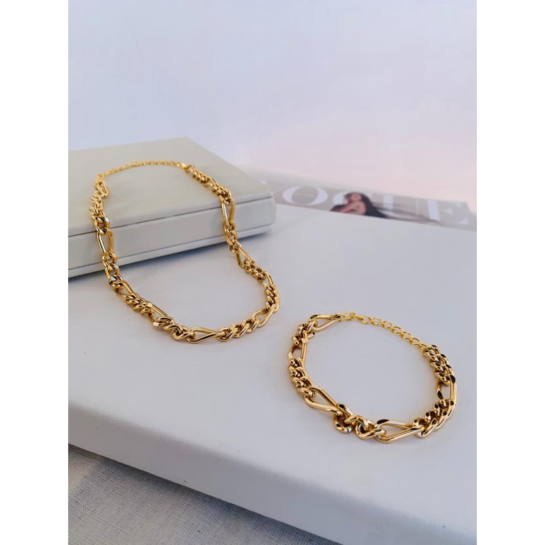 Conjunto Colar e Pulseira modelo fígaro Semi Joia Verniz italiano