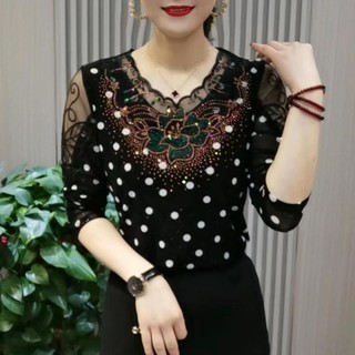 Nova Camiseta Fashion Mesh Polka Dot Bottoming Elástica Feminina Em V Com Pescoço Renda Oca XL-6XL