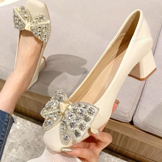 2023 Summer Classy Shallow Mouth Bowknot Crystal High Heels Mulheres Sapatos de calcanhar grosso de dedo do pé branco francês