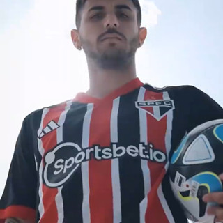 2023/2024 Vermelho Vermelho 23/24 Sao Paulo Futebol Jersey Tailândia de alta qualidade dos homens Custom T-shirt 2023/24 Versão 1 : 1