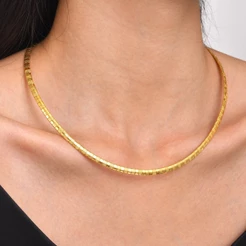 Vnox Fashion Luxury Colar Feminino De Aço Inoxidável Plano De Torção , De Cobra De Corrente Macia Ornamento