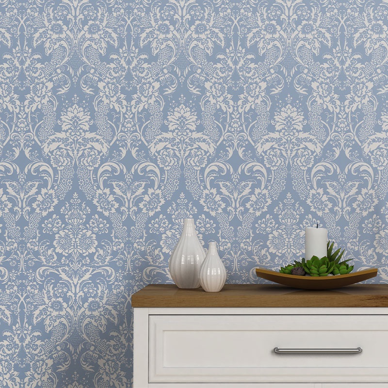 Papel de Parede Adesivo Arabesco Floral Azul Com Fundo Branco 2,5m