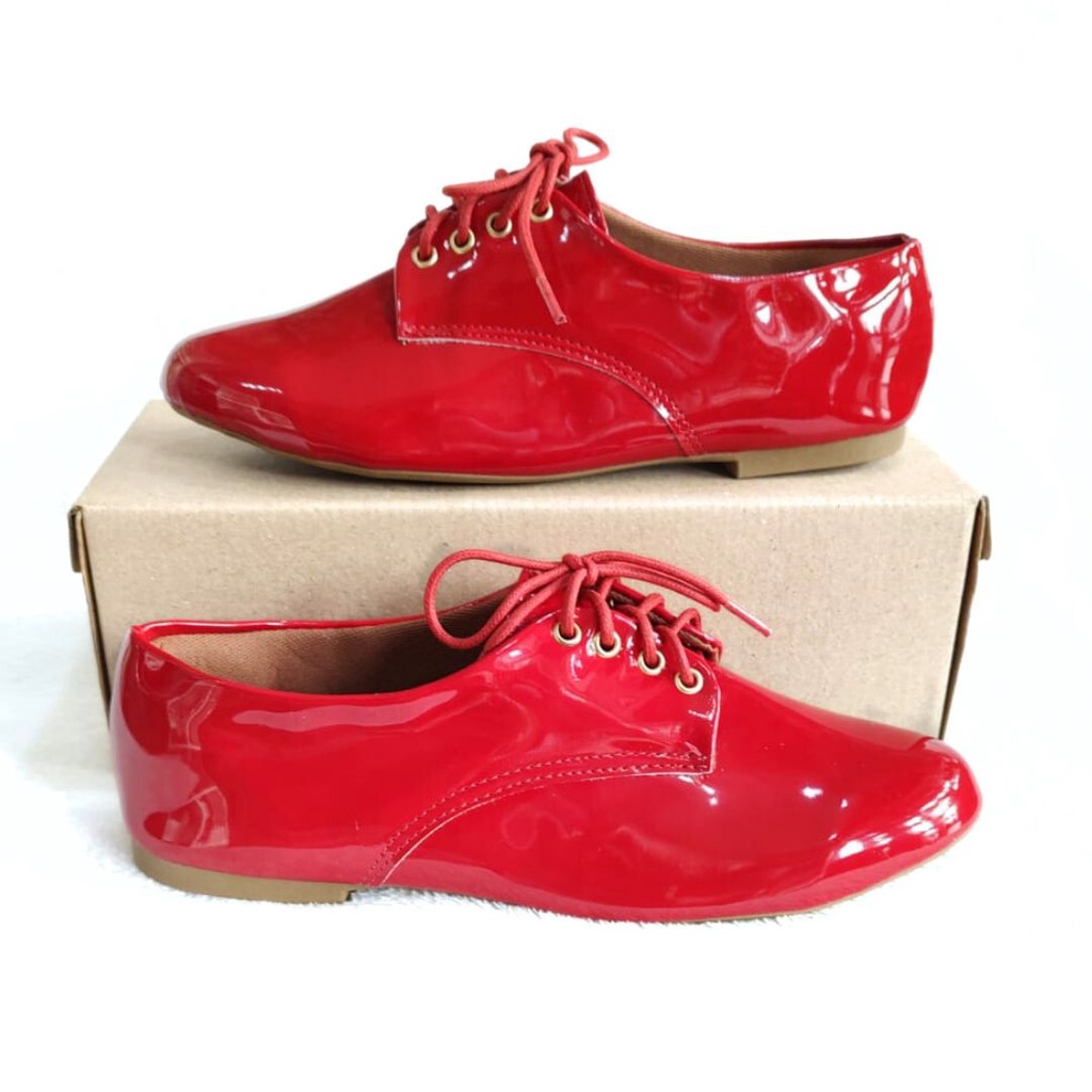 Sapato oxford vermelho bico redondo