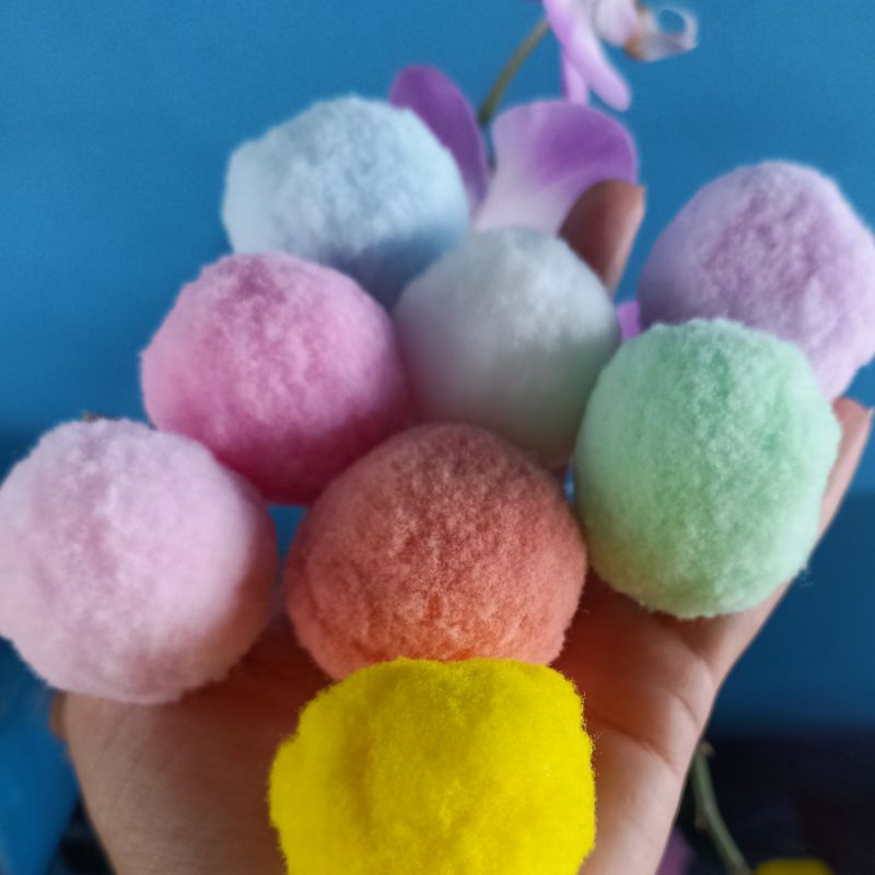 Pompom Poliéster 4cm