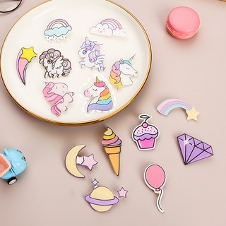 10 Acrílico Crachá Acrílico Anime Cartoon Anime Broche Fofo Unicórnio Unicórnio Saco de Menina Arco-Íris Acessórios