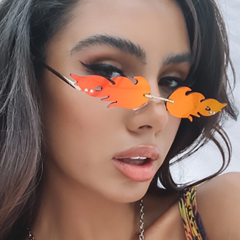 Novos Óculos De Sol Chama Da Moda Estilo Engraçado Alternativa De metal Sem Borda em Oferta na Shopee