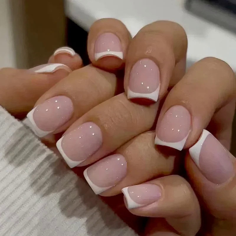 24Pcs Nude Branco Francês Falso Prego Curto Praça Unhas Dicas Moda Wearable Unhas Postiças com Cola Simples em Oferta na Shopee