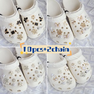 Novo 12pcs Black & White Metal Pearl/Butterfly/Flower/Gold Silver Suit Cros Jibit Charm Diy Acessórios Para Sapatos Femininos