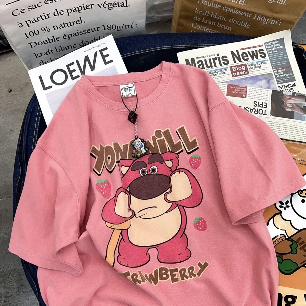Camiseta Summer New Korean Strawberry Bear Print T-Shirt De Manga Curta Grande Para Casais De Homens E Mulheres em Oferta na Shopee
