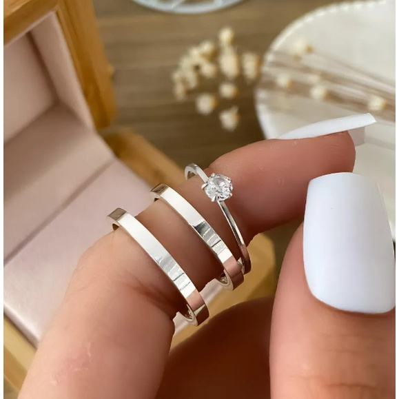 Alianças banho em Prata Paris 2mm Reta (Par) + Solitário COD-76 em Oferta na Shopee