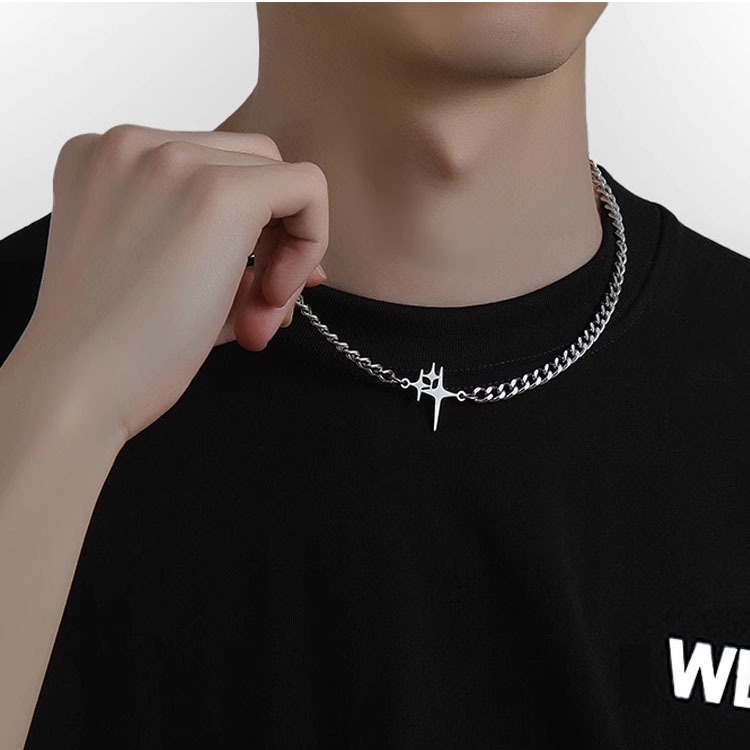 Personalidade Hip-hop Starlight Titanium Steel Collarbone Chain for Men Fashion Cross Necklaces Jóias Diárias Masculinas