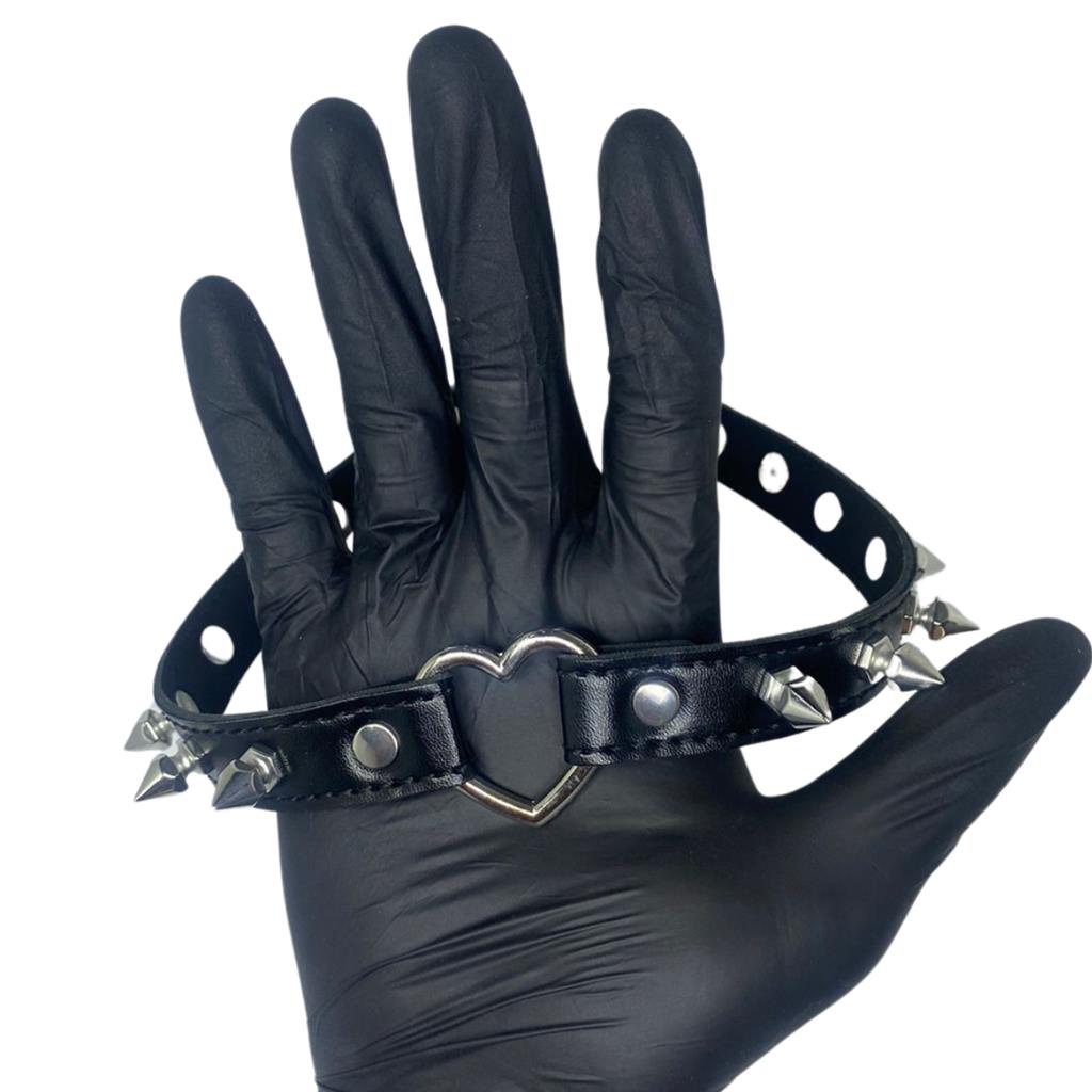 Choker Coleira Gargantilha de Couro Pingente Coracao e Espinhos em Oferta na Shopee