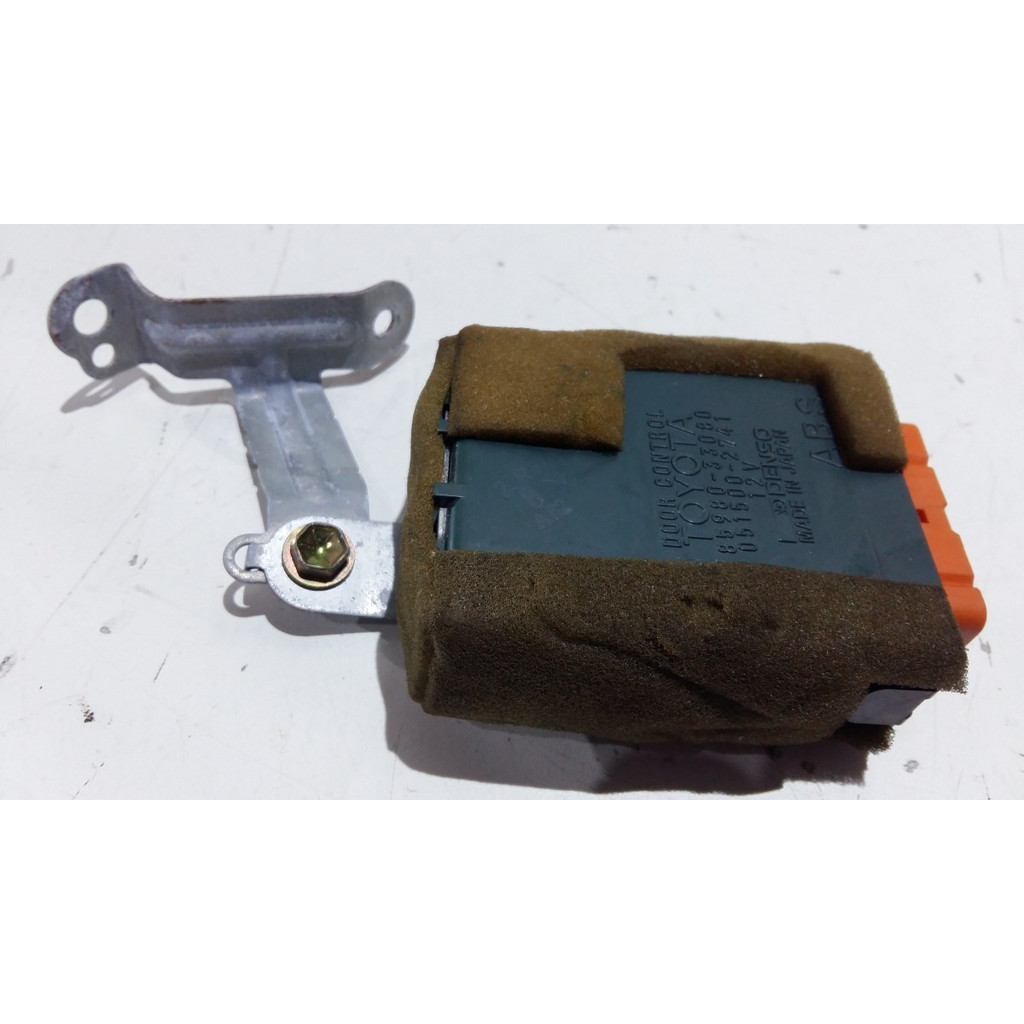 Módulo Controle Porta Toyota Camry Dx Le Se Xle 3.0 93/1996