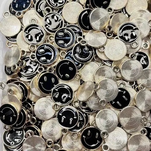 Pingente Óleo Pingando Risonho Em Abs Kit Com 10 Pcs — imagem 2 de 2