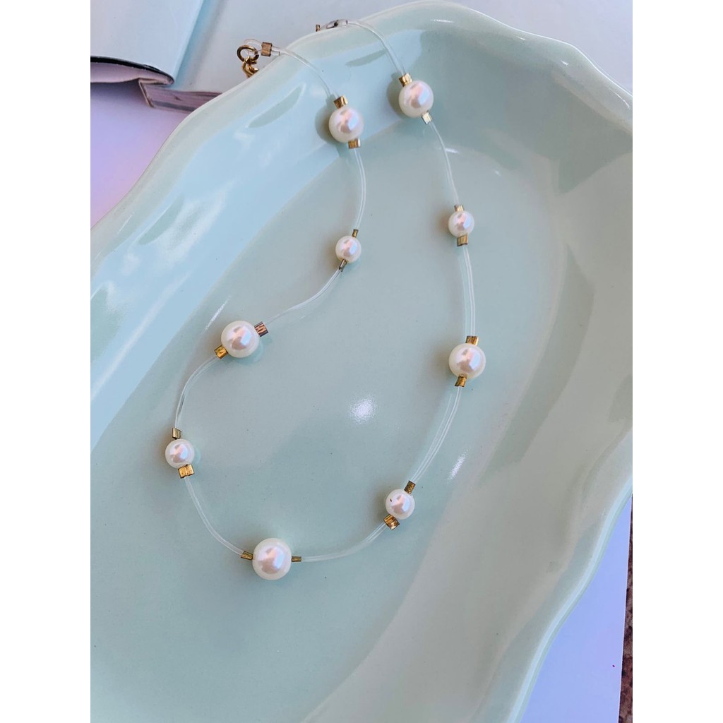 Colares Choker colar de pérolas com detalhes em ouro
