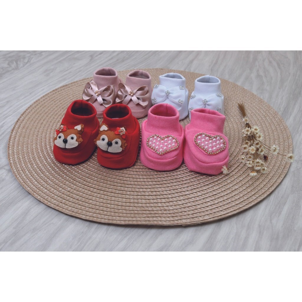 KIT SAPATINHO TIPO PANTUFA C/4PARES TEMA FEMININO em Oferta na Shopee