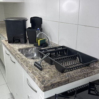 Conjunto Elegance Lixeira Pedal 14 litros Lixeira de Pia 4,8 litros, Porta Detergente, Rodinho de Pia e Escorredor de louça