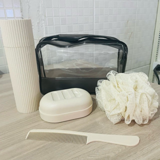Kit Viagem Luxo 5 Peças Com Bolsa Esponja Pente e Ducha - Completo.