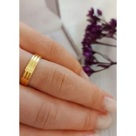 Aliança 4mm banhada ouro 18k casamento + Anel solitário (COD- 025 Unidade)