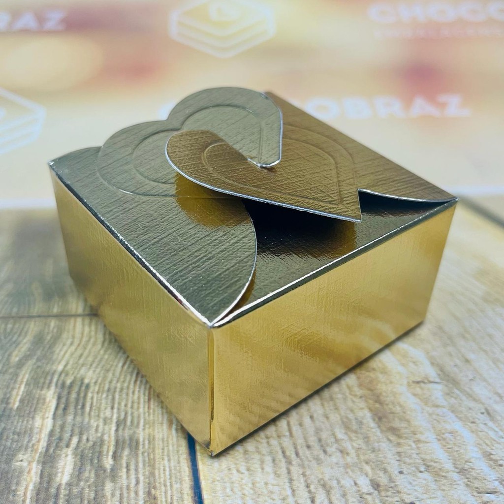 10~50 CAIXA CORACAO (04 DOCES) 3,5x6,5x6,5 cm OURO 4942