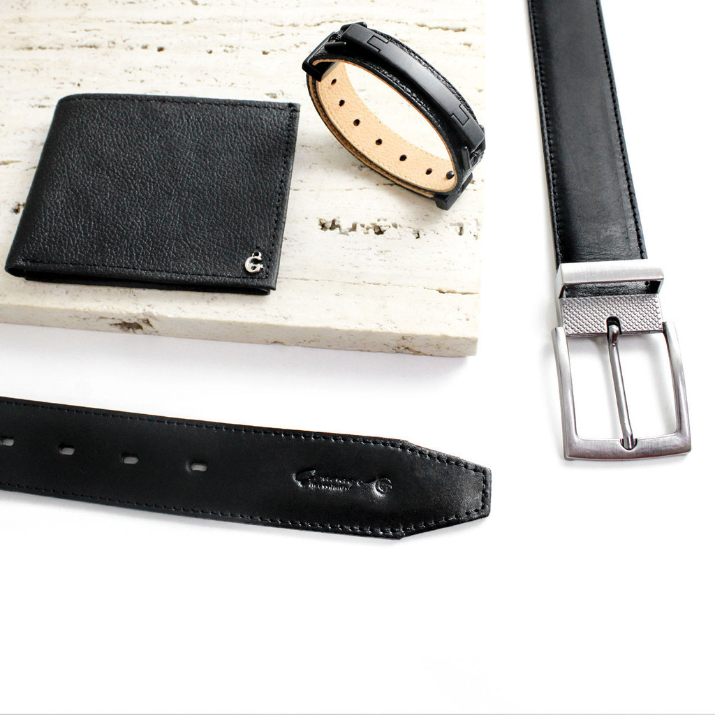 Kit 03 Acessórios - Pulseira de Couro Preto + Carteira de Couro L Preto + Cinto de Couro Preto