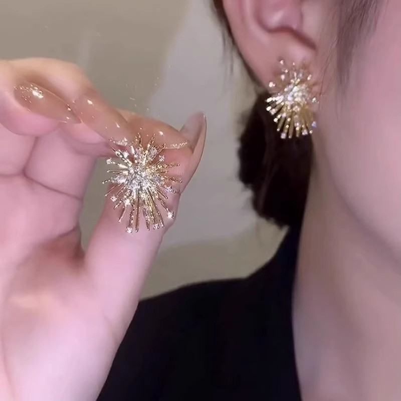 Nova Moda Rhinestone Temperamento Fogos de Artifício Fogos de Artifício Elegante e Elegante Brincos de Luxo Leve em Oferta na Shopee