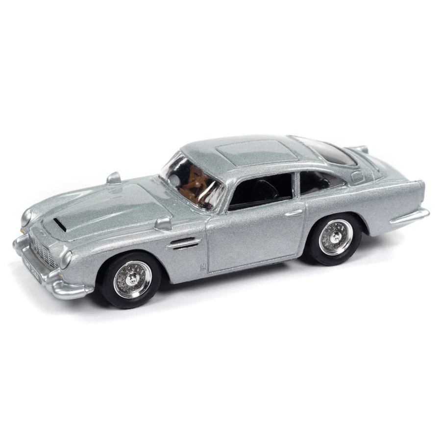 ASTON MARTIN - 1695 DB5  - JAMES BOND CONTRA GOLDEN EYE