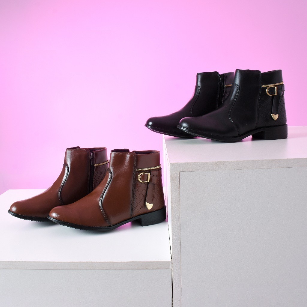 Kit 2 Pares Bota Feminina Coturno Lançamento Cano Curto Promoção Preta e Capuccino