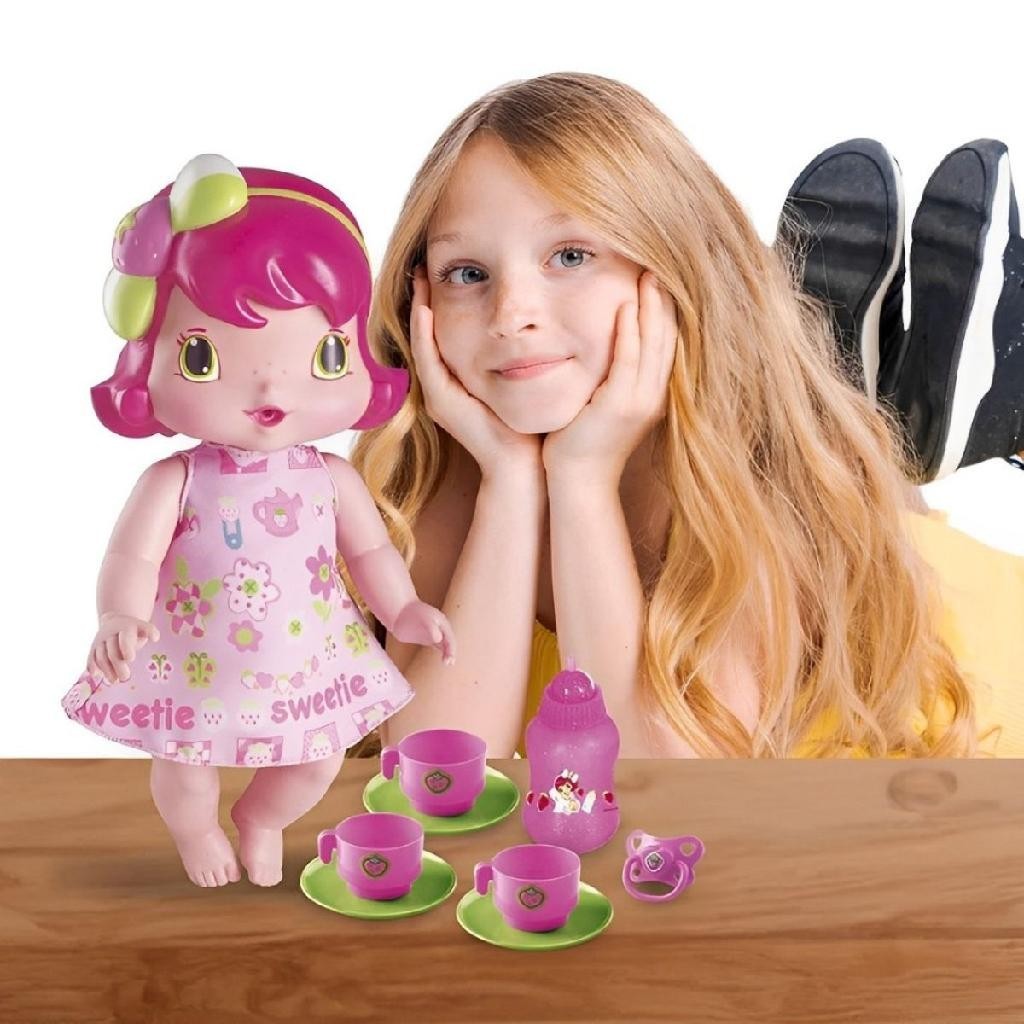 Brinquedo Moranguinho Baby Articulada Com Acessórios Para Chazinho Da Tarde + Chupeta E Mamadeira Boneca Infantil