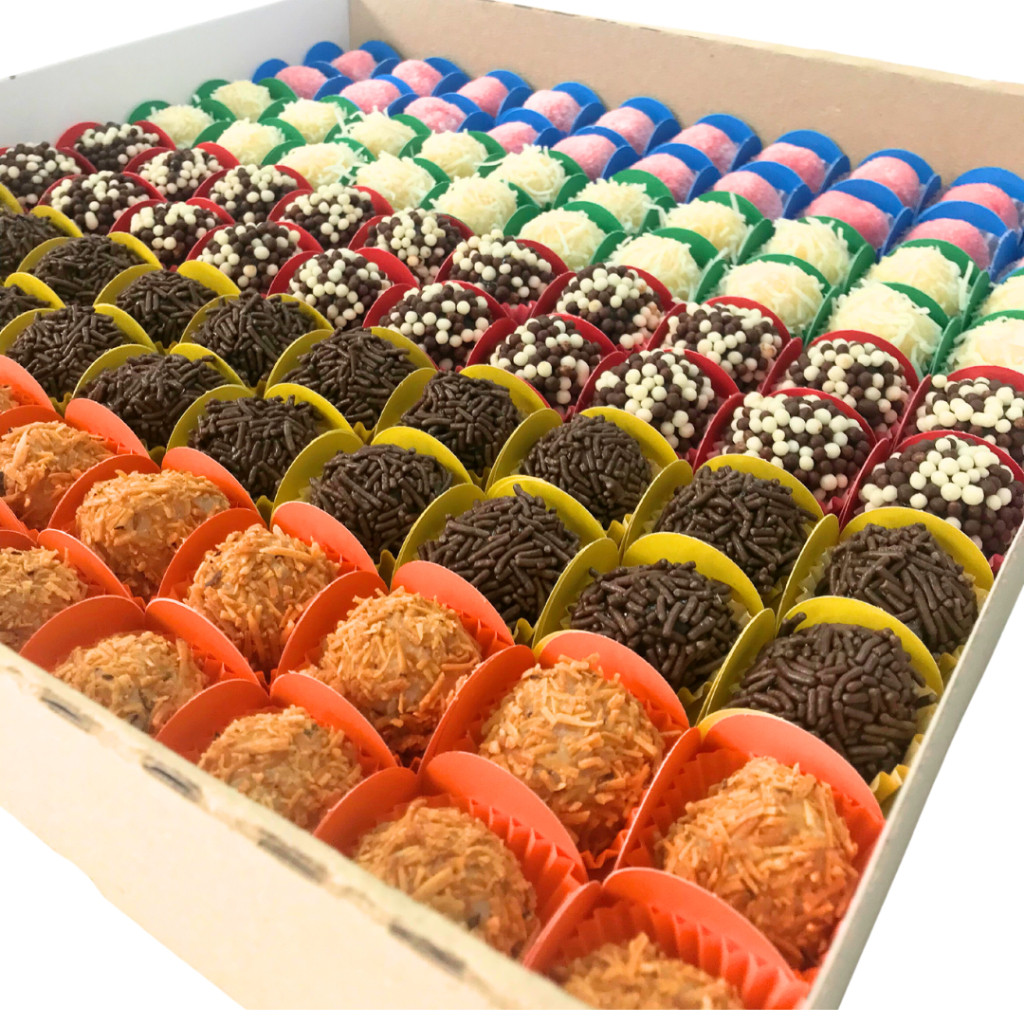 100 Forminhas 4 Pétalas N° 7 Doces Finos Festa Aniversário Casamentos brigadeiro beijinho bombom em Oferta na Shopee